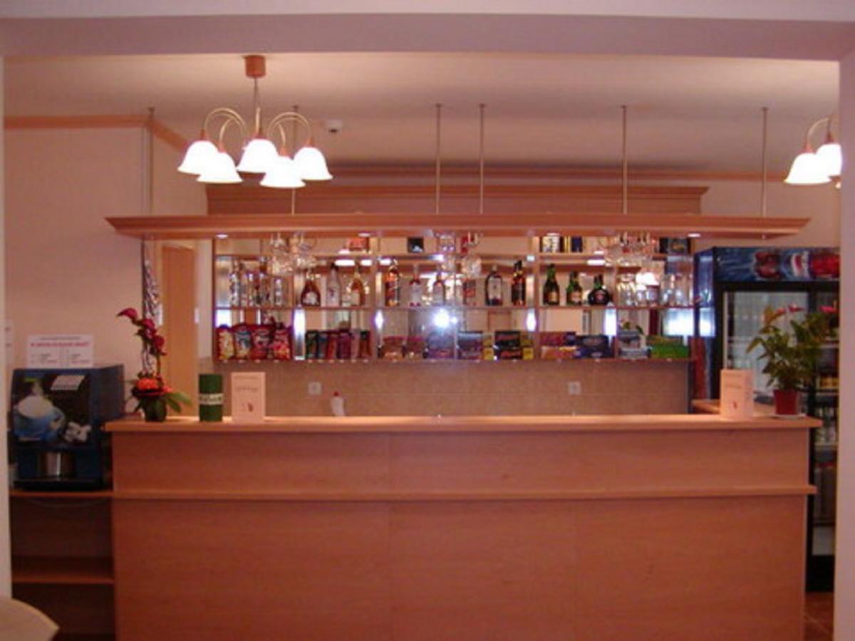 Belvarosi Panzio Debrecen Buitenkant foto